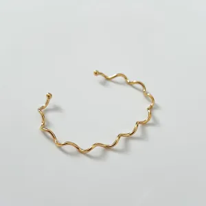 Bracelete ondulado banhado a ouro 18k