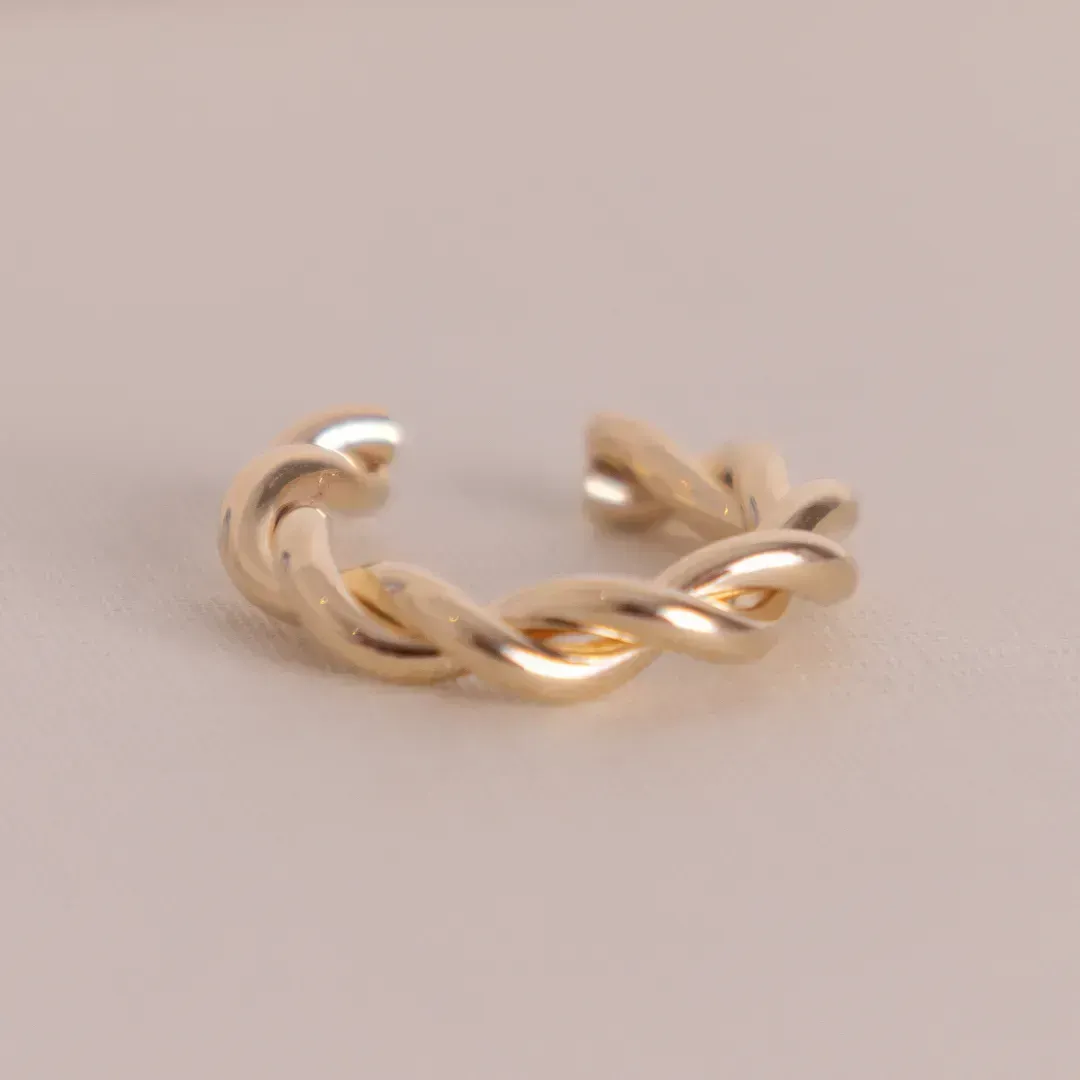 PIERCING FAKE FIO TORCIDO BANHADO A OURO 18K