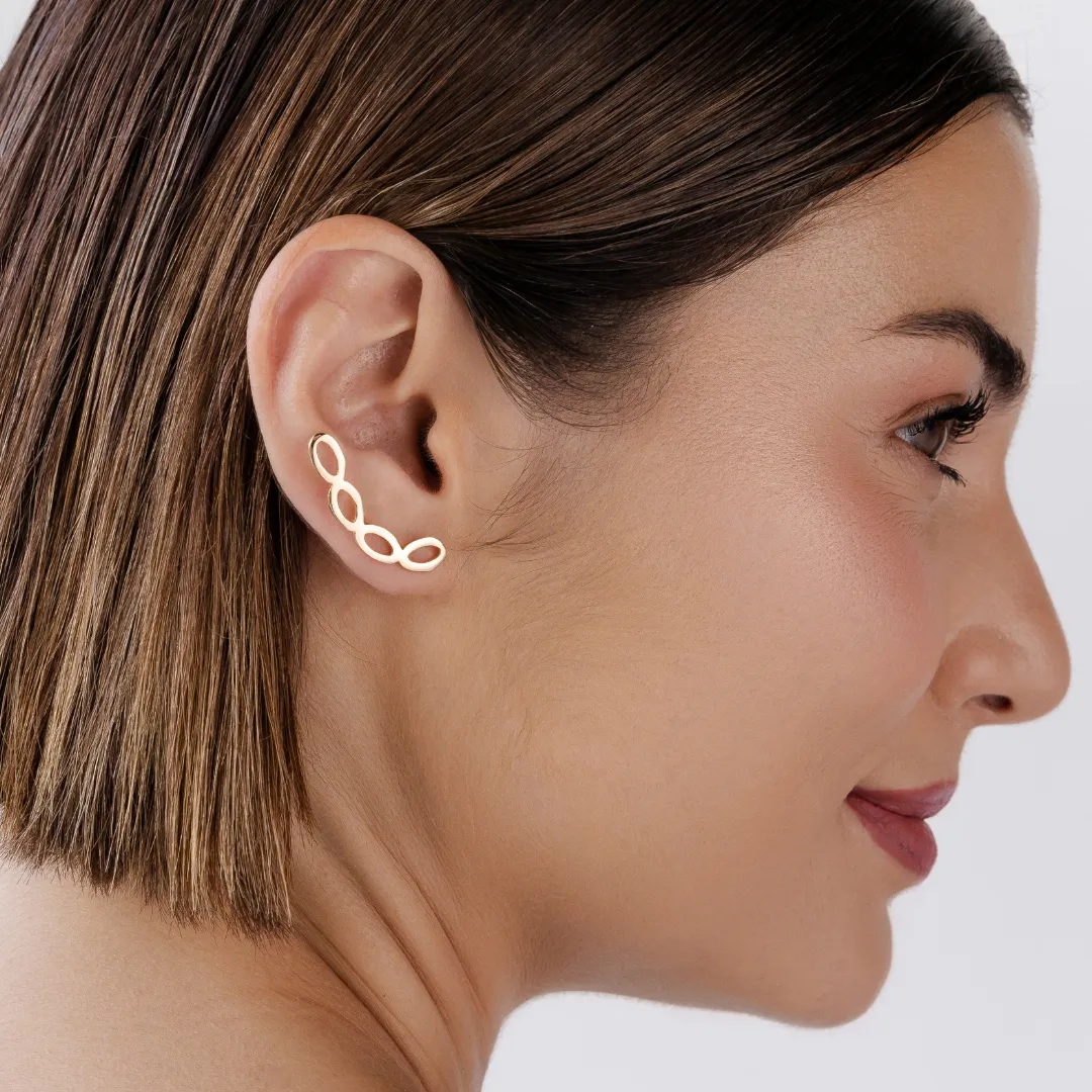 BRINCO EAR CUFF COM DESIGN VASADO BANHADO A OURO 18K