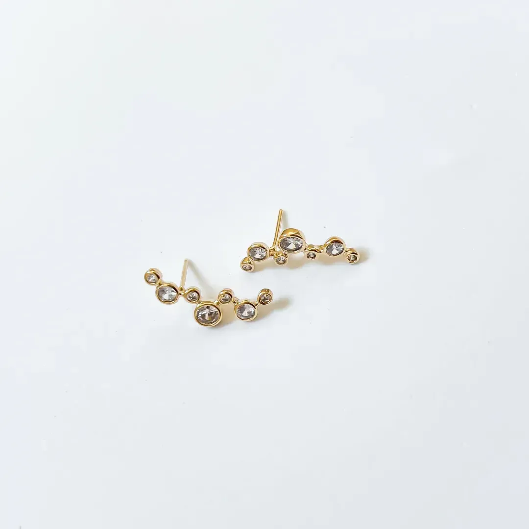 BRINCO EAR CUFF PONTOS DE LUZ BANHADO A OURO 18K