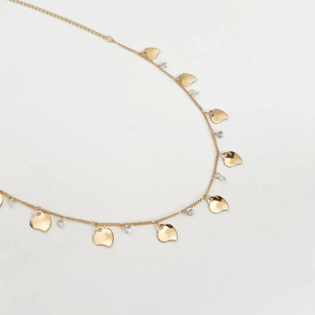 COLAR CHOKER PEDRINHAS E CORAÇÃO BANHADO A OURO 18K AJUSTÁVEL 40CM